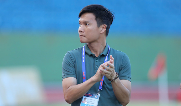 'Quay xe' sau khi từ chức, HLV đội Bình Dương nhận kết đắng