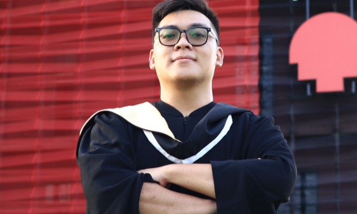 Chàng trai từng bỏ học, bươn chải đủ nghề, tốt nghiệp bằng giỏi ở tuổi gần 30