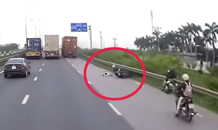 Xe đầu kéo lấn hết làn xe máy, gây tai nạn chết người trên Quốc lộ 5