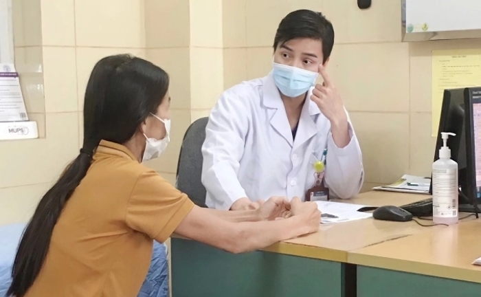 Day dứt của bác sĩ khi người nhà bệnh nhân xin giấu bệnh ung thư 