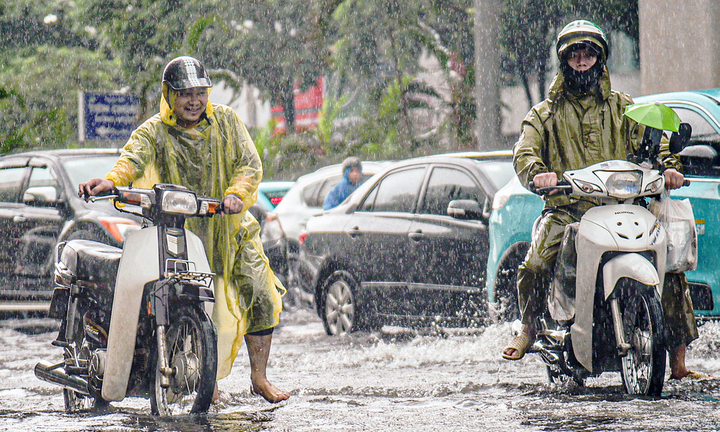 Đón không khí lạnh tăng cường, Bắc và Trung Bộ mưa lớn, đề phòng lũ quét