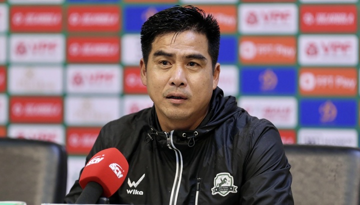 Cựu tuyển thủ Việt Nam bất bại cả mùa giải rời ghế HLV ngay sau khi vô địch