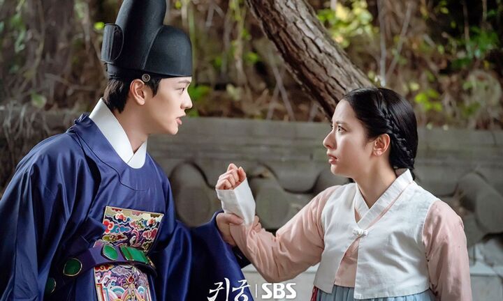 Cung điện ma ám: Nội dung, lịch chiếu phim và diễn viên tham gia