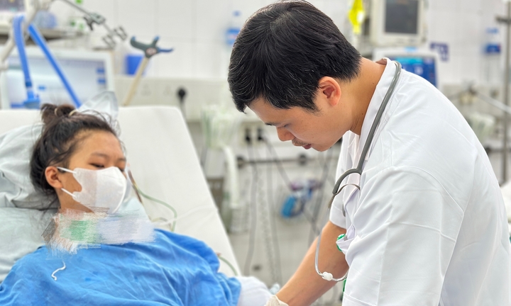 Hồi sinh cô gái nhiễm trùng ổ bụng nặng, gia đình từng xin về