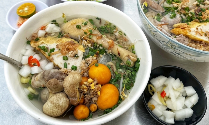 Cách nấu hủ tiếu gà ngon tại nhà 