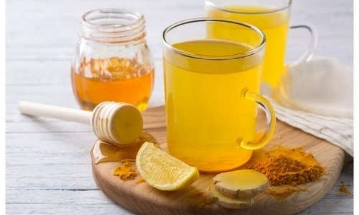 Uống nước chanh nghệ mỗi sáng có tác dụng gì?