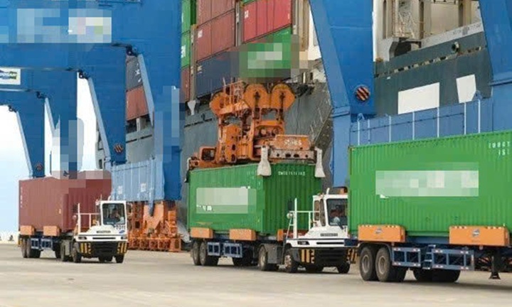 Cán bộ hải quan tiếp tay, hơn 1.800 tỷ đồng hàng lậu tuồn qua đường chính ngạch