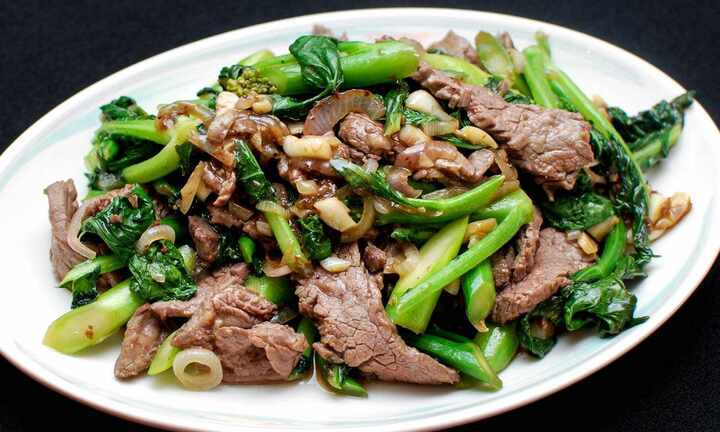 Vì sao xào thịt bò để lửa nhỏ dễ bị dai?