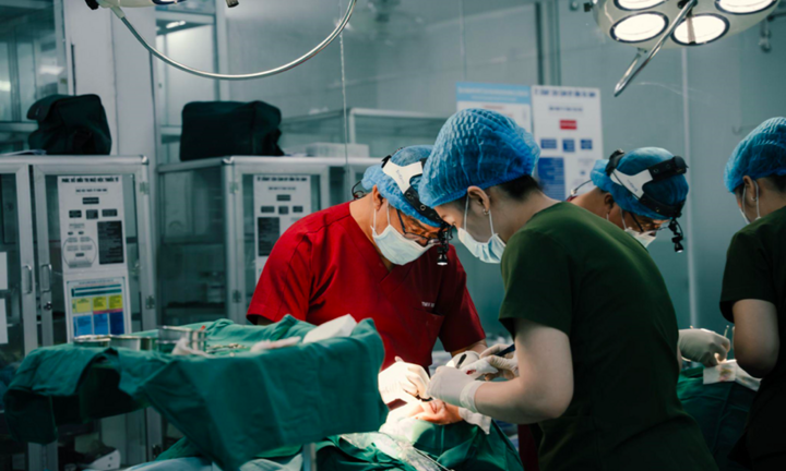 Vẻ đẹp mới từ kỹ thuật tạo hình mắt hai mí ít xâm lấn