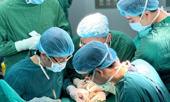 Phát hiện ung thư hiếm gặp sau 9 năm chữa sai bệnh