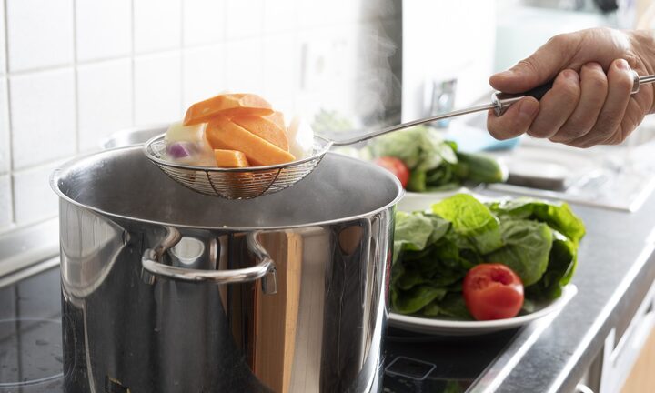 Những thực phẩm nên chần trước khi nấu