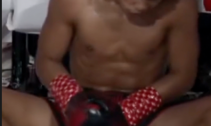 Hạ knock-out đối thủ bằng đòn tung gối vào hạ bộ, võ sĩ Thái từ chối vinh danh