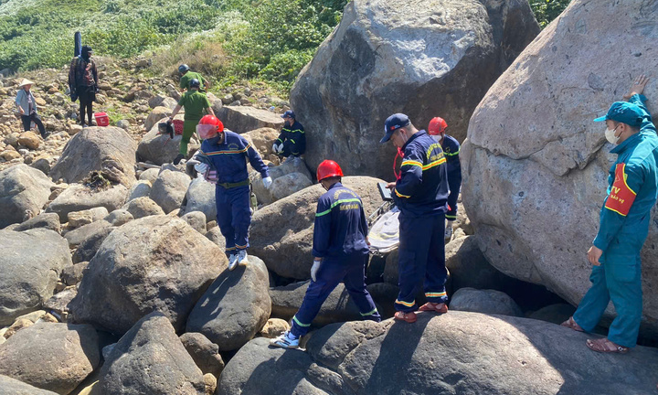 Phát hiện thi thể dưới ghềnh đá ở bán đảo Sơn Trà