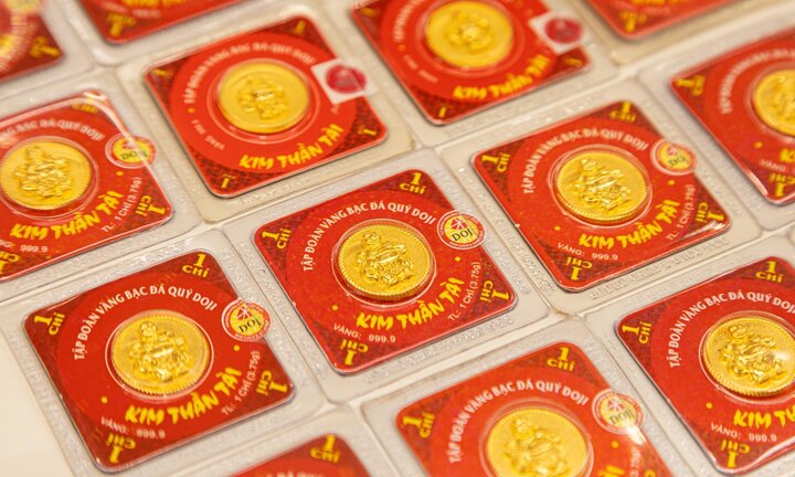 Giá vàng hôm nay 23/5: Quay đầu đi xuống, về sát 3.300 USD/ounce