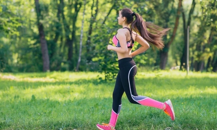 Chạy bộ quá sức có bị suy thận?