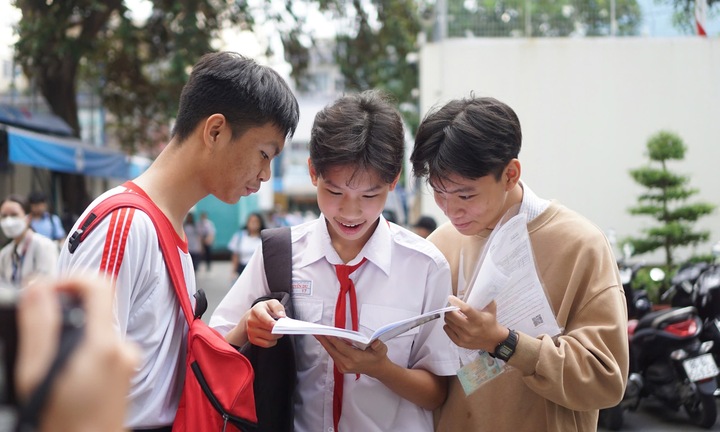 Gần 4.000 thí sinh bước vào kỳ thi lớp 10 đầu tiên tại TP.HCM 