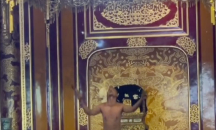 Người đàn ông vượt rào, phá hỏng bảo vật Quốc gia ngai vàng nhà Nguyễn