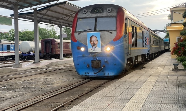 Cận cảnh tàu khách liên vận Việt Nam - Trung Quốc hoạt động trở lại sau 5 năm