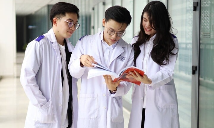 Các trường Y Dược top đầu tuyển sinh không có môn Hoá, Sinh