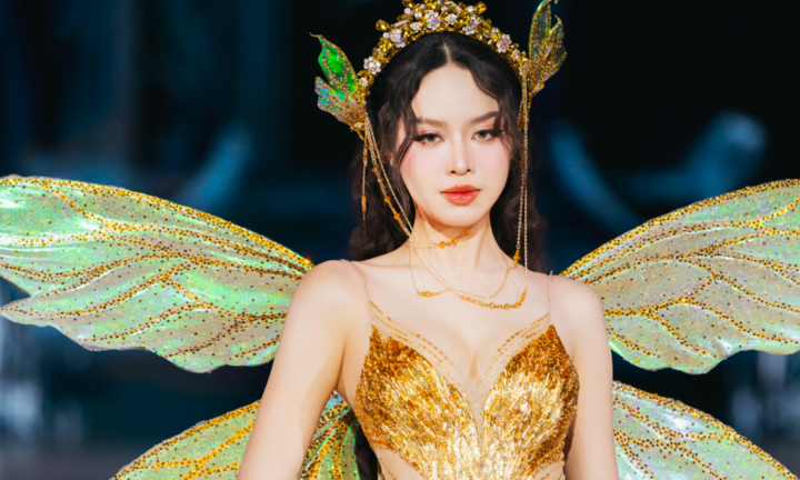 Hoa hậu Thanh Thuỷ suýt ngã trên sàn diễn, pha xử lý gây bão mạng