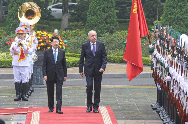 Chủ tịch nước Lương Cường chủ trì lễ đón Tổng thống Hungary Sulyok Tamás