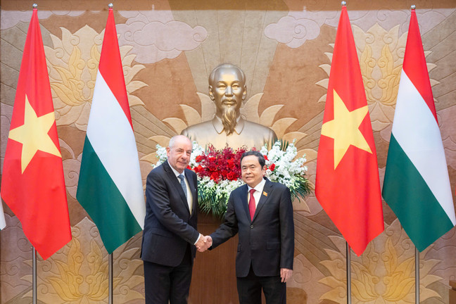 Chủ tịch Quốc hội Trần Thanh Mẫn hội kiến Tổng thống Hungary Sulyok Tamas