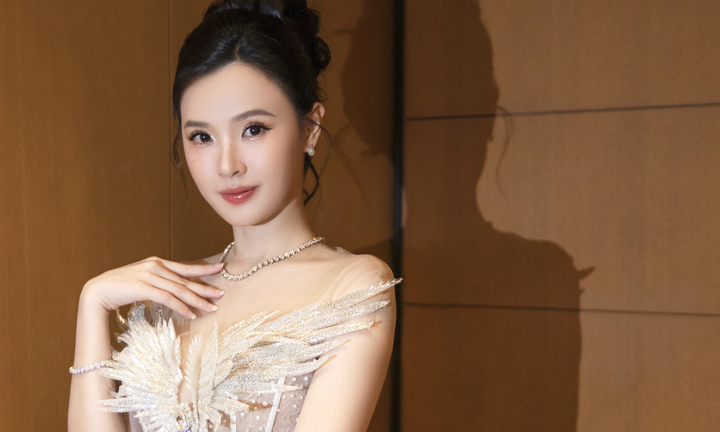 Midu khoe vóc dáng thon gọn sau tin đồn mang thai