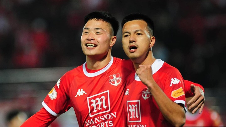 Tuyển Việt Nam mất quân, HLV Kim Sang-sik triệu tập gấp 2 cầu thủ