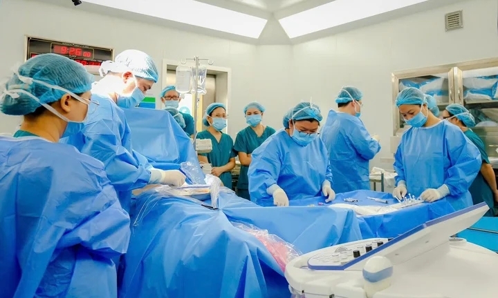 Bộ trưởng Y tế gửi thư khen 2 bệnh viện thông tim cứu sống bào thai cho sản phụ Singapore