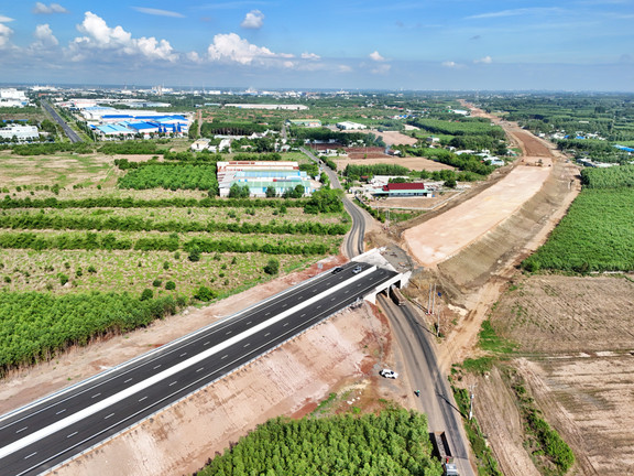 Toàn cảnh cao tốc Biên Hòa - Vũng Tàu đoạn qua Đồng Nai sau gần 2 năm thi công