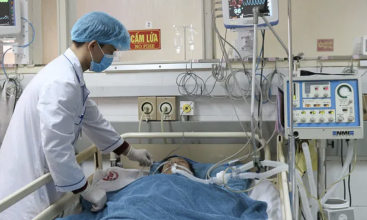 Bác sĩ bệnh viện 115 TP.HCM cứu bệnh nhân người Nga bị đột quỵ nặng