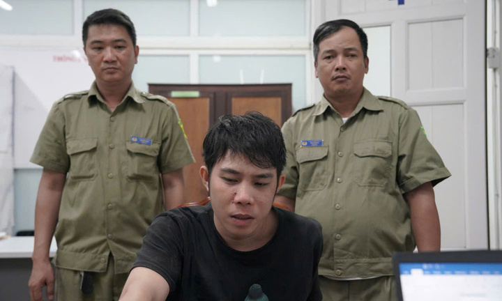 Bắt gã đàn ông đột nhập nhà dân ở Huế, dùng dao uy hiếp cướp vàng