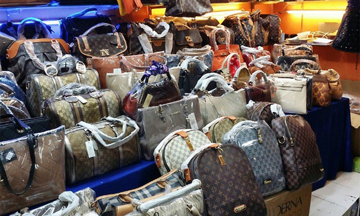Người tiêu dùng Việt cố ý mua đồ 'fake' nên hàng giả mới ngập tràn
