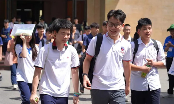 Tiến sĩ giật mình đề Toán lớp 10 chuyên quá khó, biến thí sinh thành 'thợ' giải