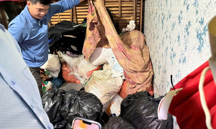 Đôi nam nữ vận chuyển và tàng trữ hơn 1,3 tấn thuốc nổ, gần 3.900 kíp nổ