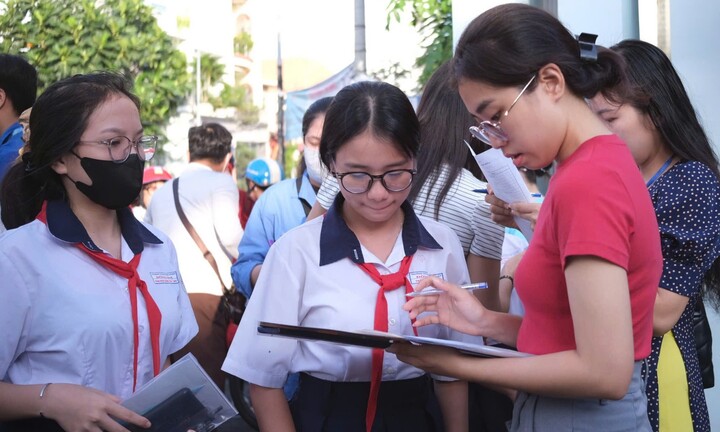 Đề Toán thi vào lớp 10 TP.HCM