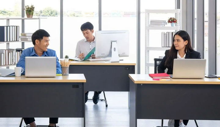 Xu hướng lạ của giới trẻ thất nghiệp Trung Quốc: Trả tiền để giả vờ làm việc