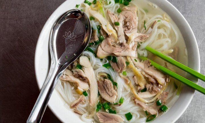 Ăn phở cho thêm giấm hóa ra còn có nhiều tác dụng bất ngờ