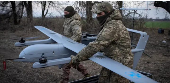 Ukraine lại tấn công Nga, các sân bay phải đóng cửa