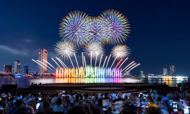 Đêm DIFF 2025 thứ hai: Tuyên ngôn pháo hoa của Z121 Vina Pyrotech Việt Nam