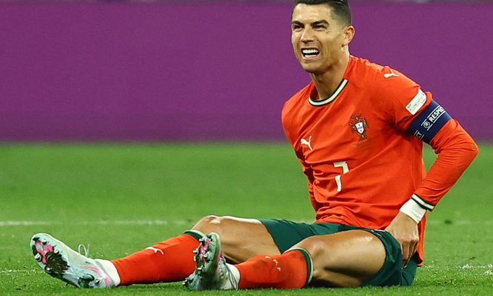 Ronaldo nén đau giành cúp ở tuổi 40: Vì Bồ Đào Nha, gãy chân cũng chịu