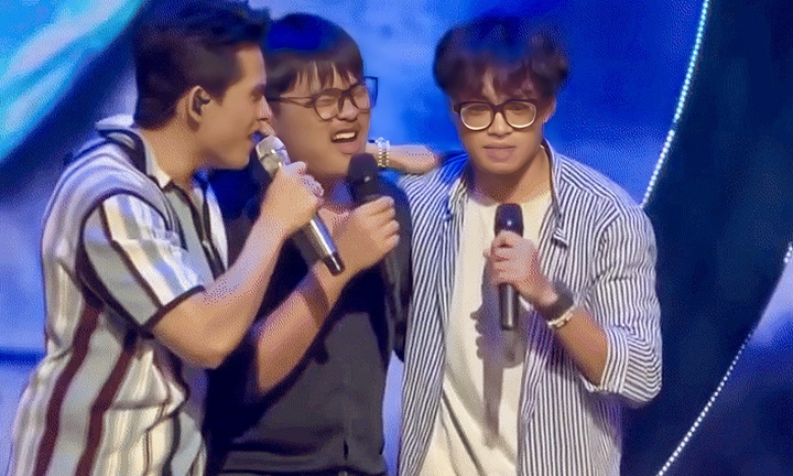 Con trai NSND Xuân Bắc 'gây bão' khi hát live đầy ngẫu hứng