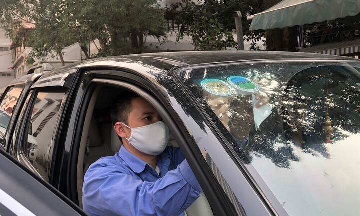 Bỏ tem thu phí sử dụng đường bộ dán trên ô tô sẽ được lợi gì?