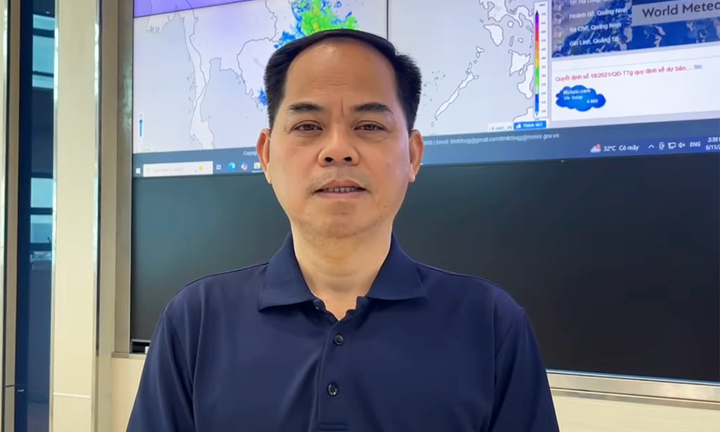 Dự báo hai kịch bản đường đi của bão số 1