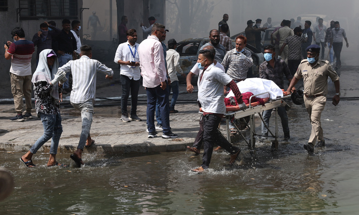 Phép màu vụ rơi máy bay ở Ấn Độ: Tìm thấy người sống sót ngồi ghế 11A