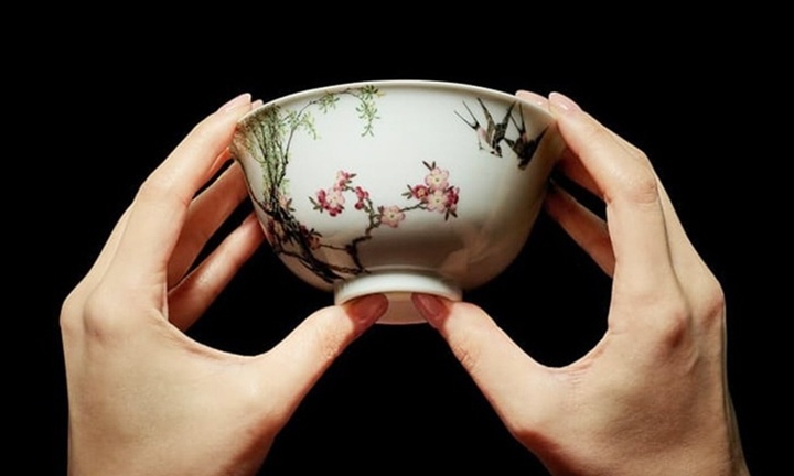 Chiếc bát đường kính chỉ 11 cm được bán hơn 600 tỷ đồng