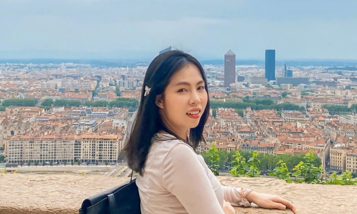 Một nhà có 4 tiến sĩ, con gái là tiến sĩ luật khi 27 tuổi