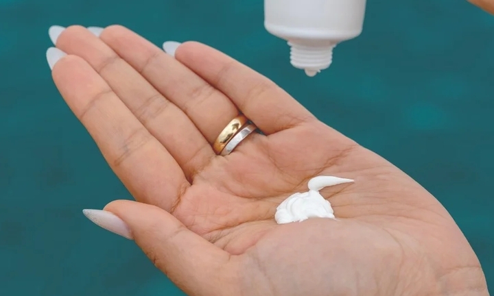 Mặt bỏng, da sạm vì tin kem 'siêu chống nắng' giá 95.000 đồng trên mạng