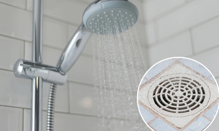 Chuyên gia cảnh báo thói quen đi tiểu khi tắm vòi sen gây hại cho phụ nữ