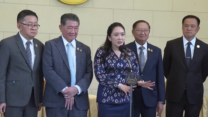 Đồng minh rút lui vì bê bối rò rỉ cuộc gọi, Chính phủ Thái Lan nguy cơ sụp đổ